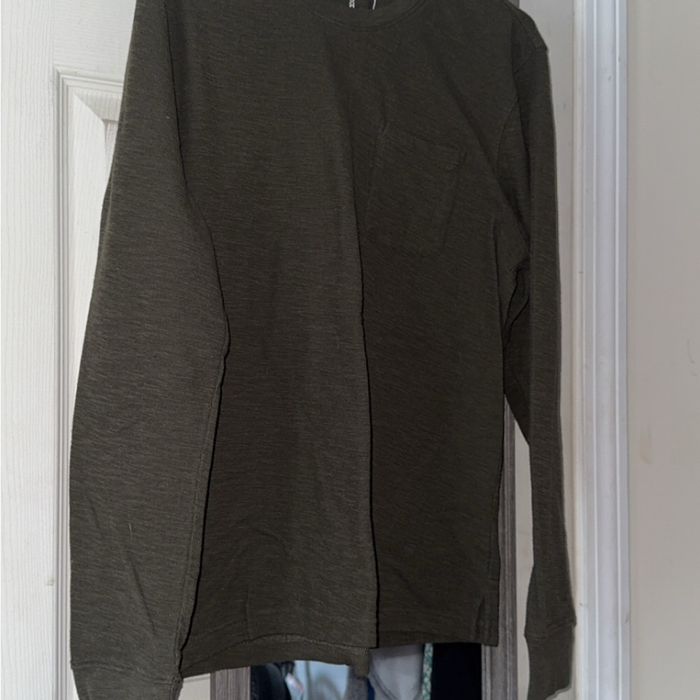 Pair of men’s long sleeve t shirts